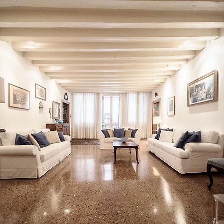 Accademia Terrazza Apartment Венеция Екстериор снимка