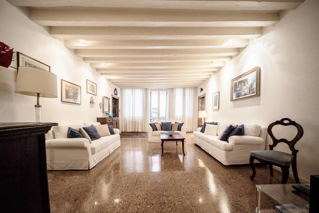 Accademia Terrazza Apartment Венеция Екстериор снимка