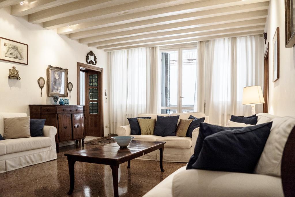 Accademia Terrazza Apartment Венеция Екстериор снимка