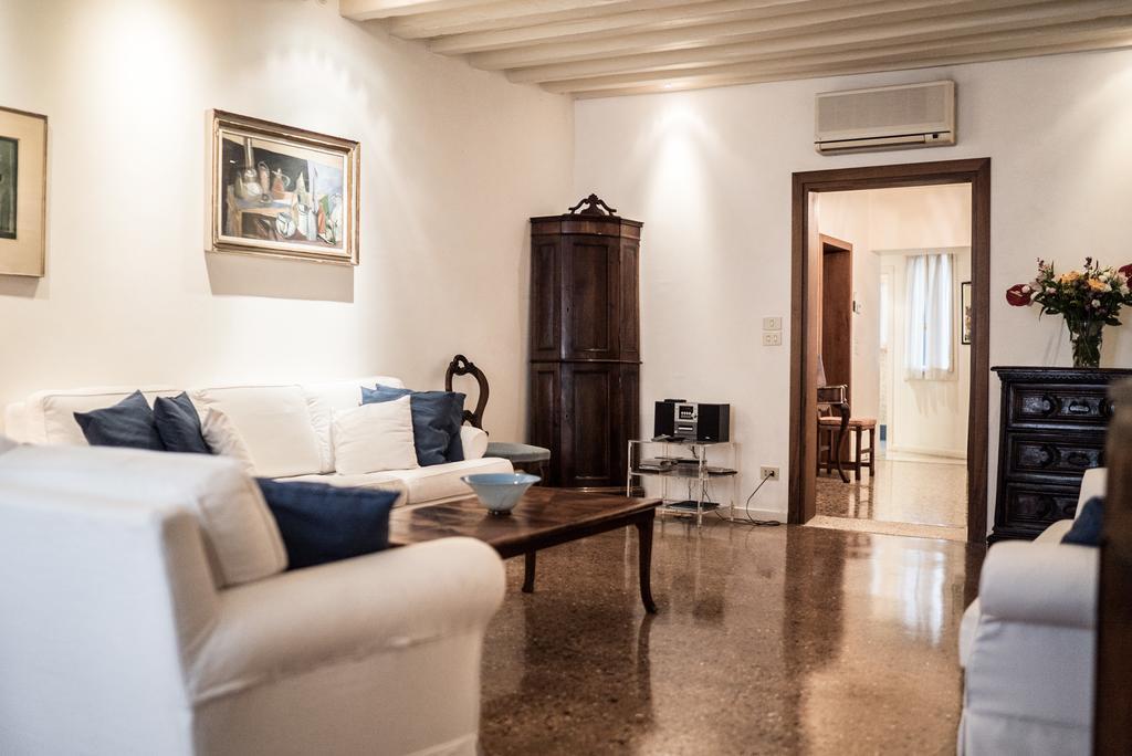 Accademia Terrazza Apartment Венеция Екстериор снимка