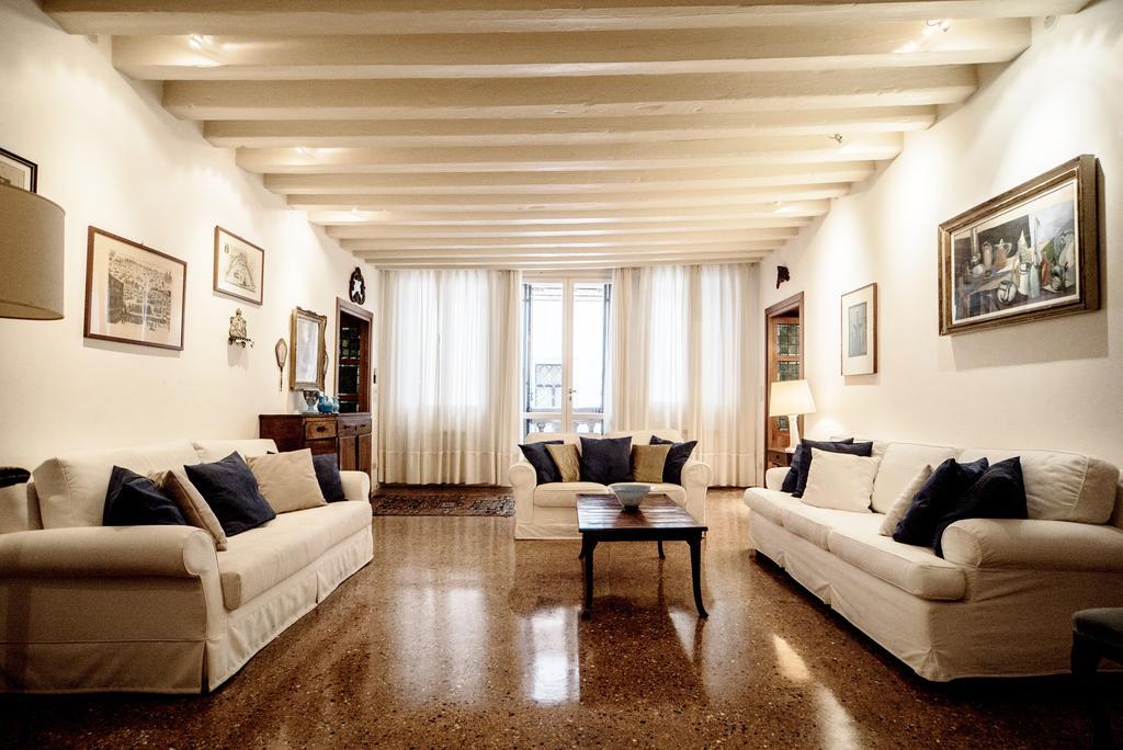 Accademia Terrazza Apartment Венеция Екстериор снимка