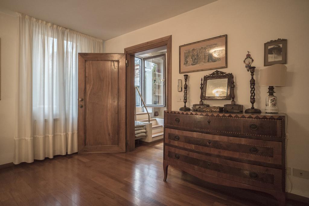 Accademia Terrazza Apartment Венеция Екстериор снимка