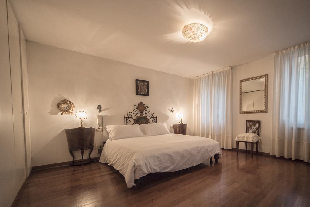 Accademia Terrazza Apartment Венеция Екстериор снимка