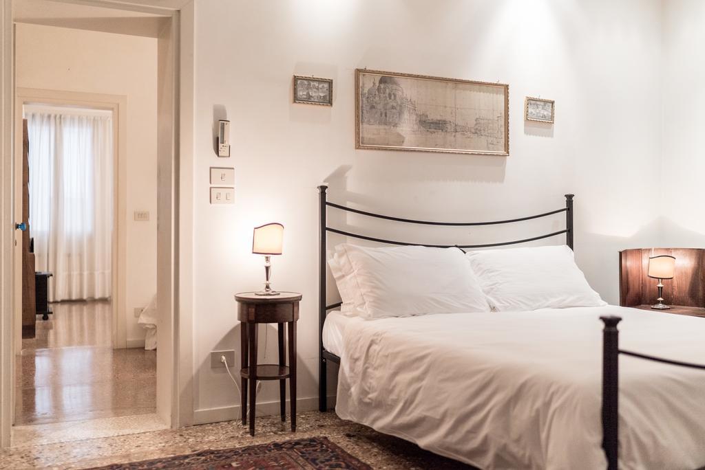 Accademia Terrazza Apartment Венеция Екстериор снимка