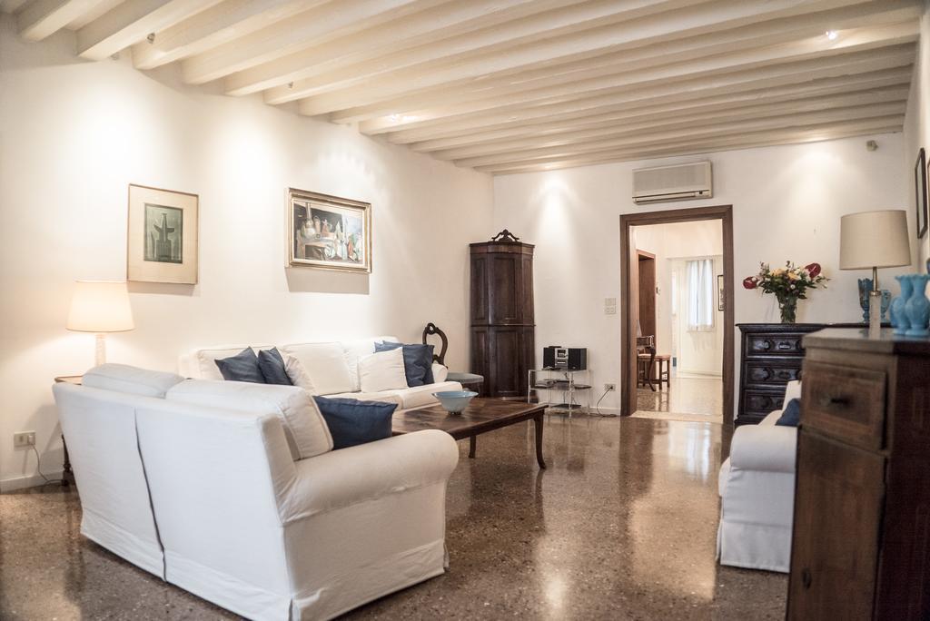 Accademia Terrazza Apartment Венеция Екстериор снимка