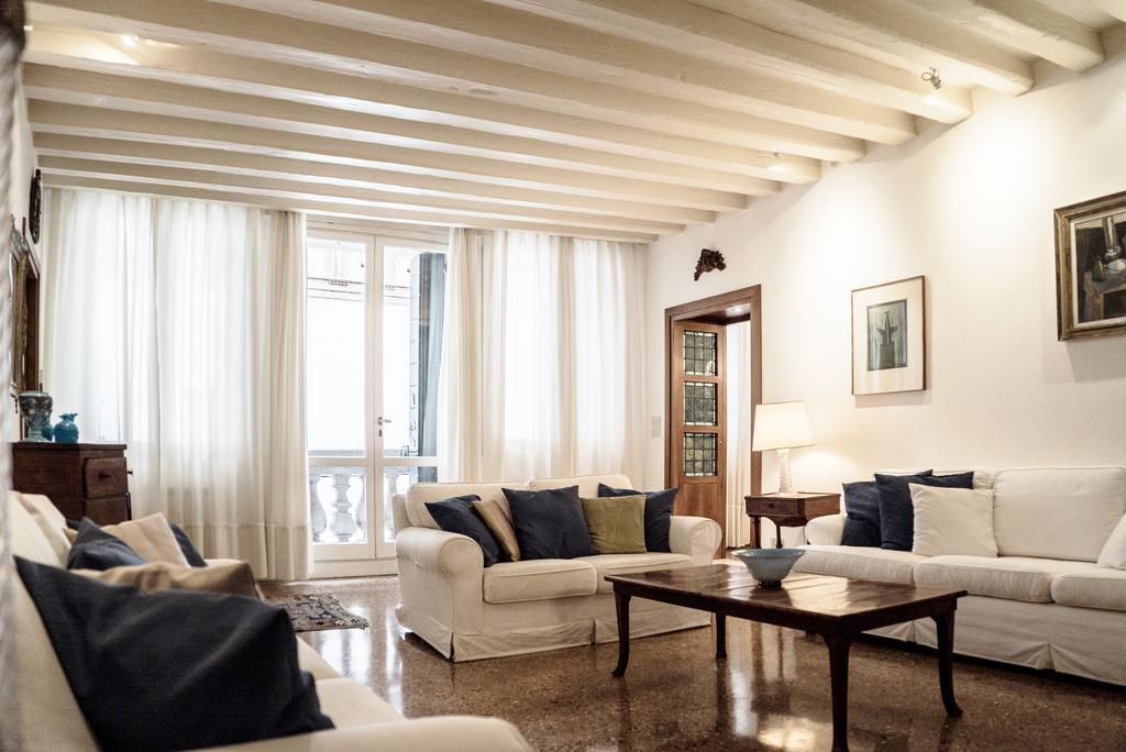 Accademia Terrazza Apartment Венеция Екстериор снимка