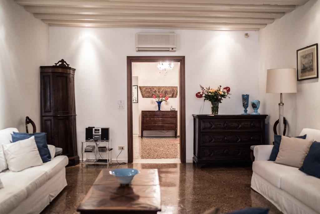 Accademia Terrazza Apartment Венеция Екстериор снимка