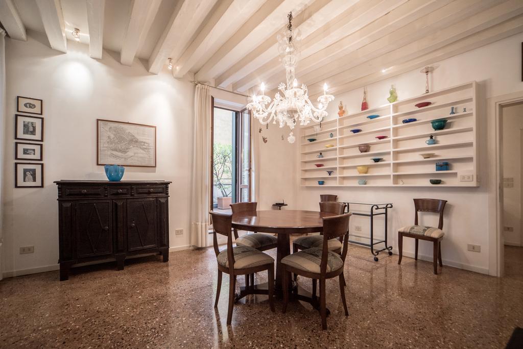 Accademia Terrazza Apartment Венеция Екстериор снимка