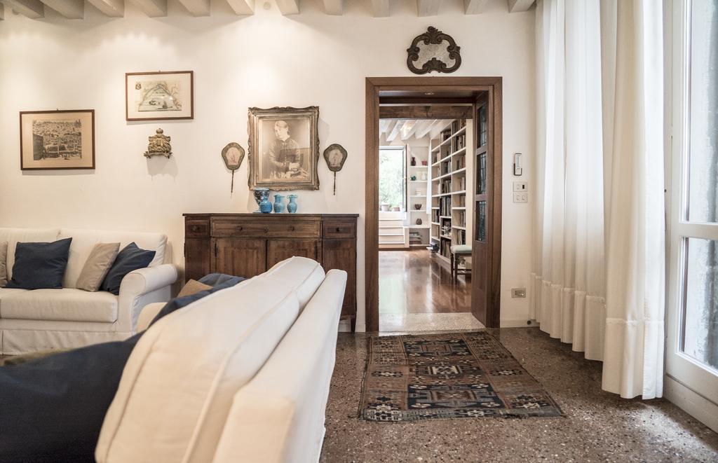 Accademia Terrazza Apartment Венеция Екстериор снимка