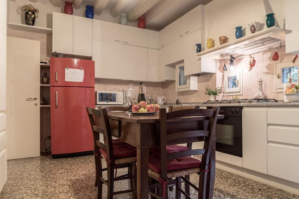 Accademia Terrazza Apartment Венеция Екстериор снимка