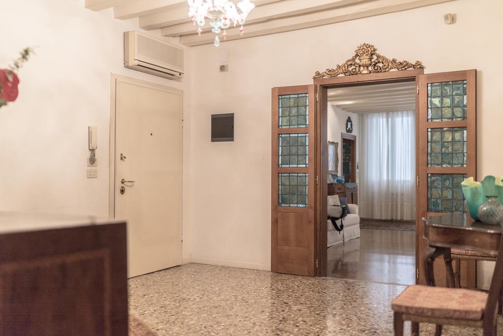 Accademia Terrazza Apartment Венеция Екстериор снимка