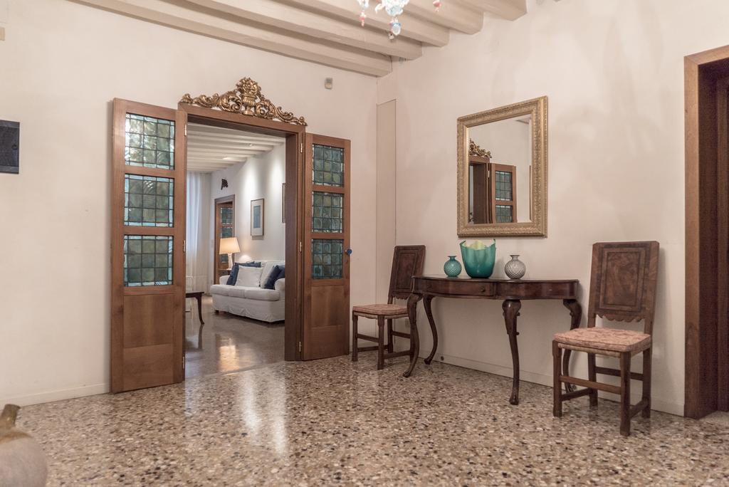 Accademia Terrazza Apartment Венеция Екстериор снимка