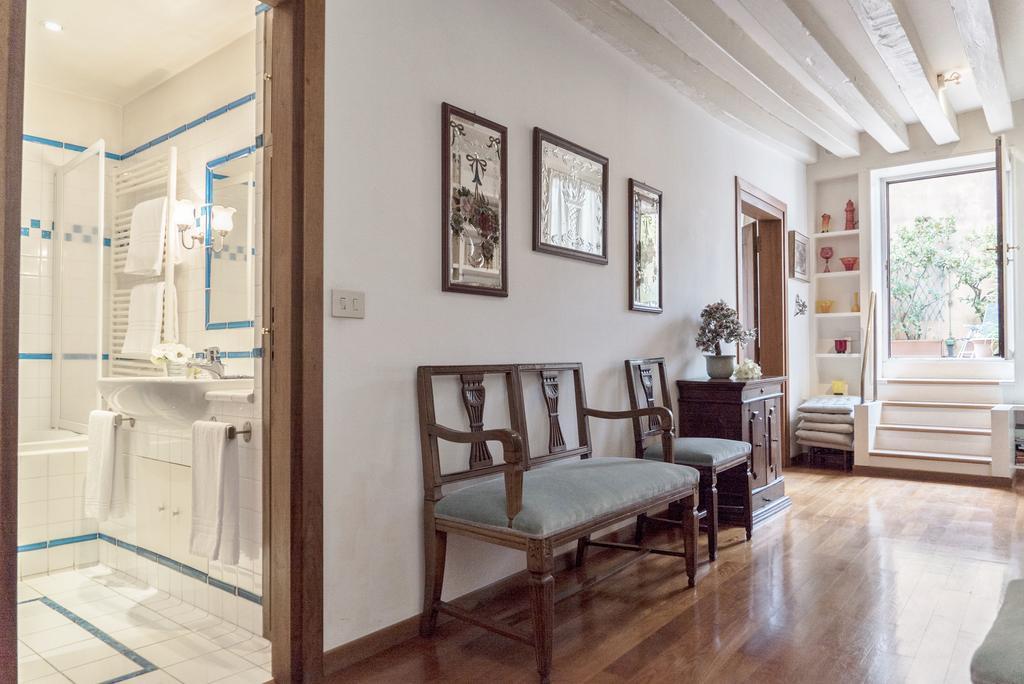 Accademia Terrazza Apartment Венеция Екстериор снимка