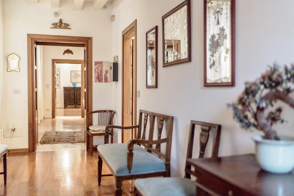 Accademia Terrazza Apartment Венеция Екстериор снимка