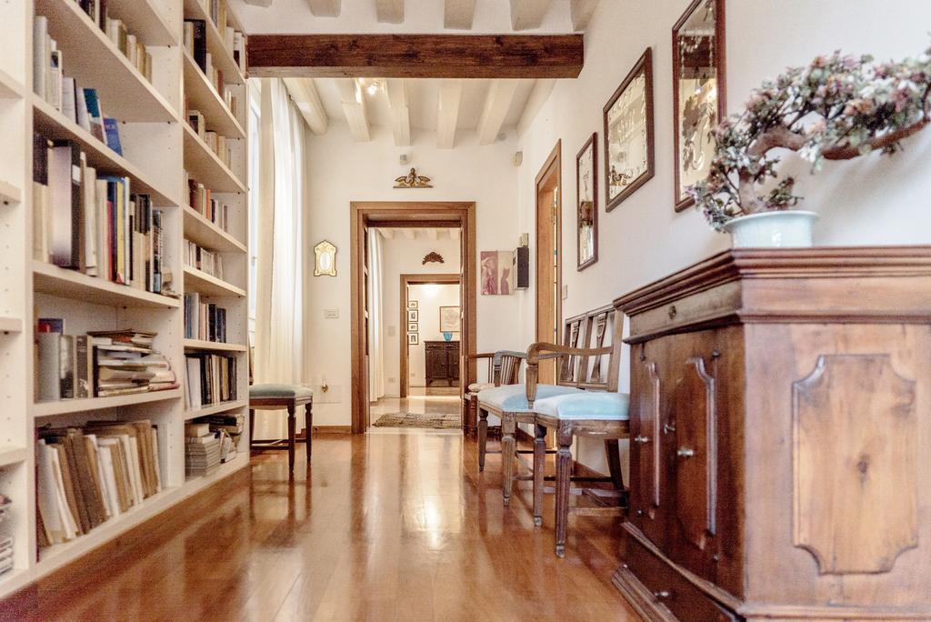 Accademia Terrazza Apartment Венеция Екстериор снимка